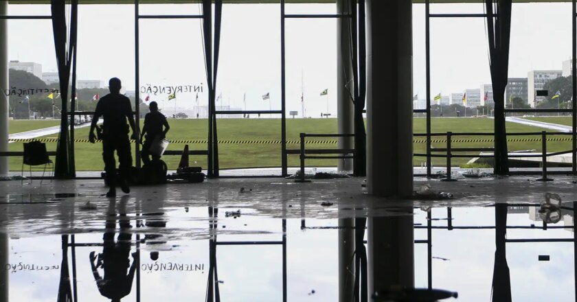 Atos antidemocráticos: PF prende bombeiro e ativista no RJ