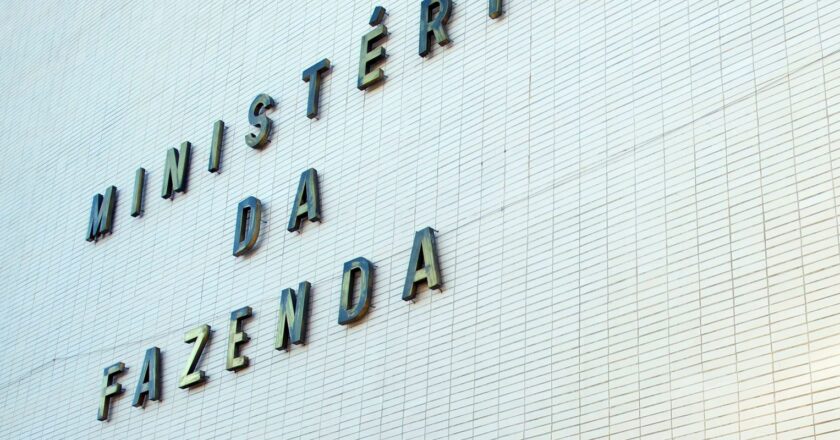 Arcabouço e resolução de impasses desafiam política fiscal em 100 dias