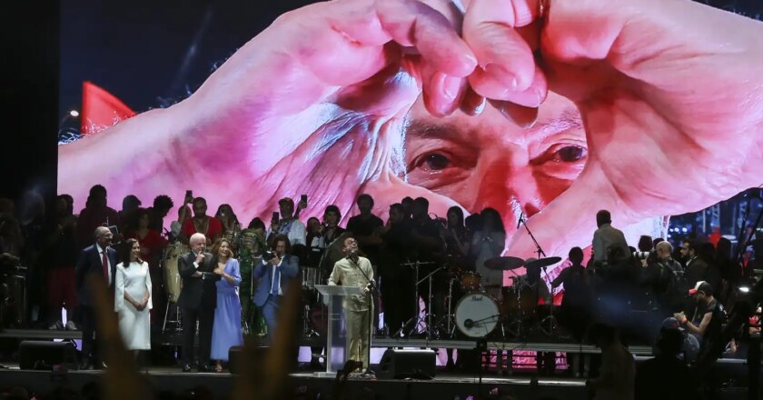 Temos que garantir que mulher ganhe o mesmo que homem, diz Lula