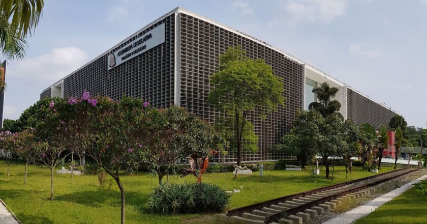 Novo perfil da Alesp tende para centro-direita, diz cientista político