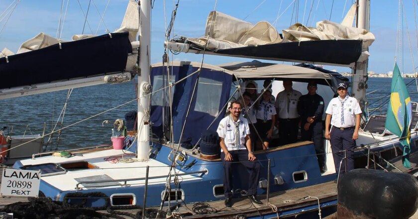Velero de los Scouts de Brasil llega a Río de Janeiro