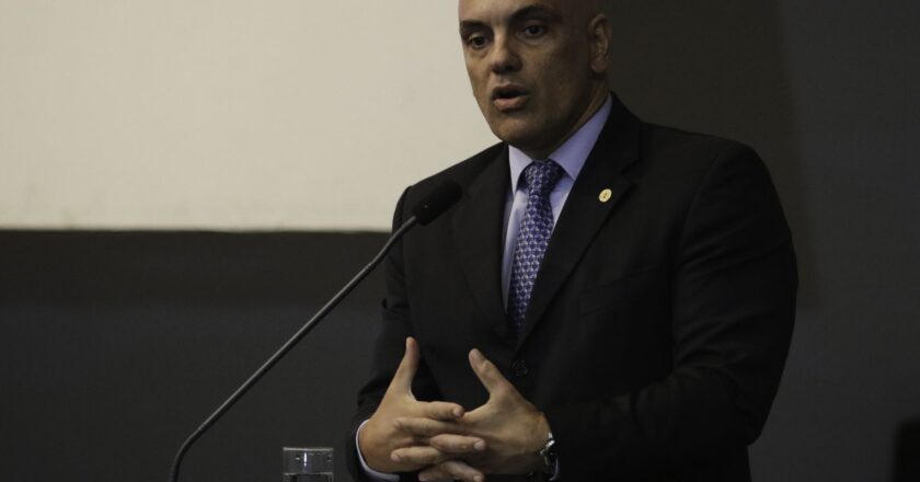 Moraes determina quebra do sigilo de imagens de vandalismo no Planalto