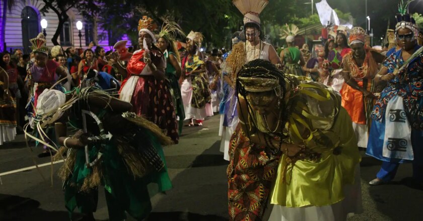 Ilu Obá de Min abre carnaval paulistano com ópera de rua