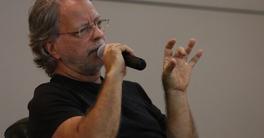 Escritor Mia Couto abre série internacional do Clube da Leitura 2023