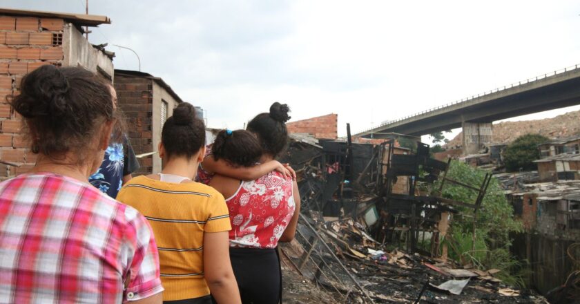 Favelas em áreas valorizadas são mais atingidas por incêndios