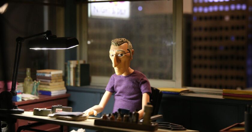 Exposição homenageia cartunista Angeli e cinema em stop motion