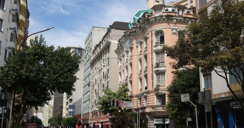 Pandemia e insegurança levam ao fechamento de lojas em São Paulo