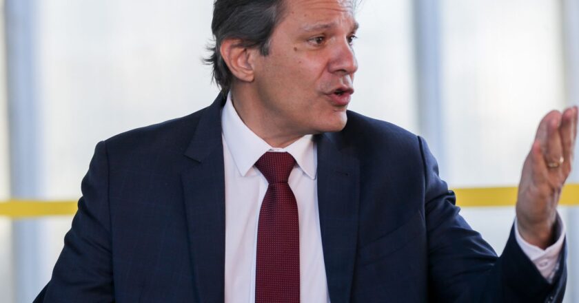 Câmara deve respeitar acordo firmado com OAB sobre Carf, diz Haddad