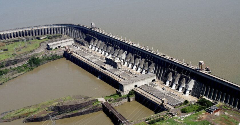 Retirada de água do meio ambiente atinge 4,1 trilhões de m³ em 2020