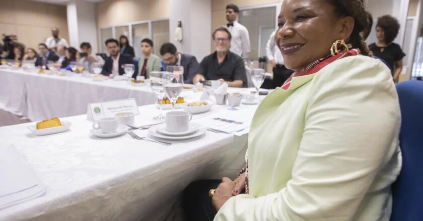 Ministra da Cultura  diz que desafios vão além da recriação da pasta