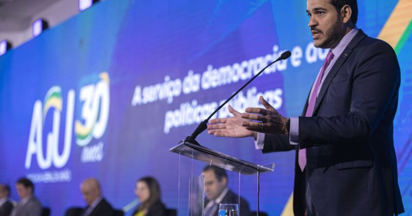 “Não seremos omissos”, diz AGU sobre combate à desinformação
