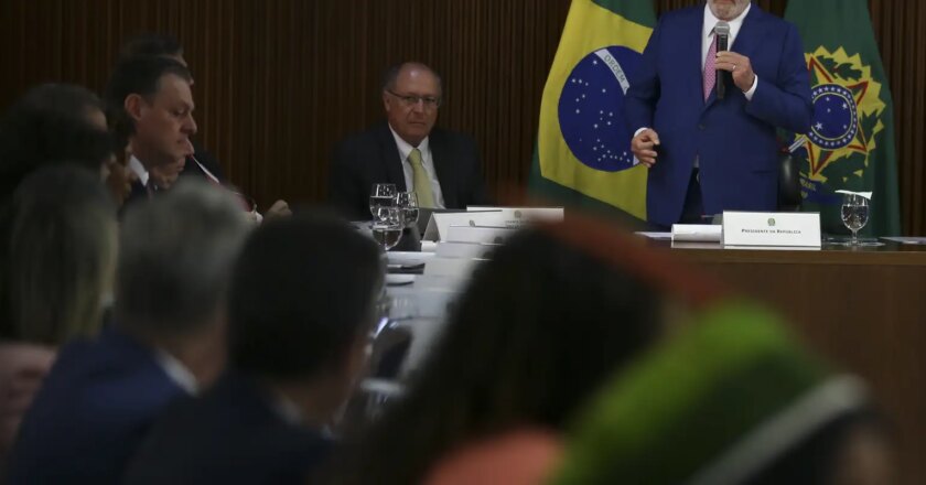 Lula defende crescimento com responsabilidade e seguridade social