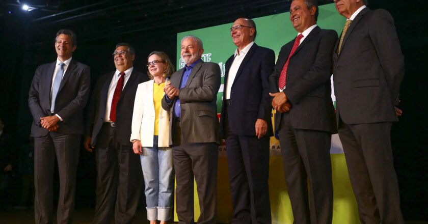Lula unveils five of his future cabinet members