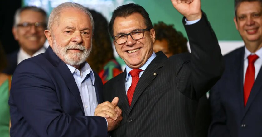 Marinho assume Trabalho e diz que gestão será pautada pelo diálogo