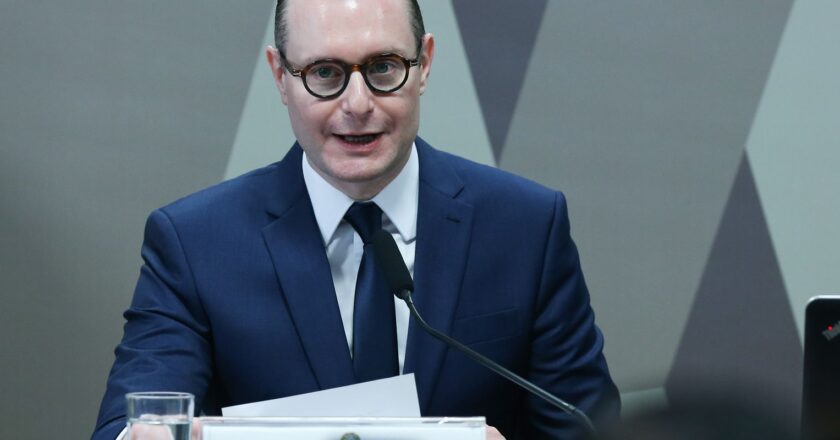 Em sabatina, Zanin diz que é defensor fervoroso da Constituição