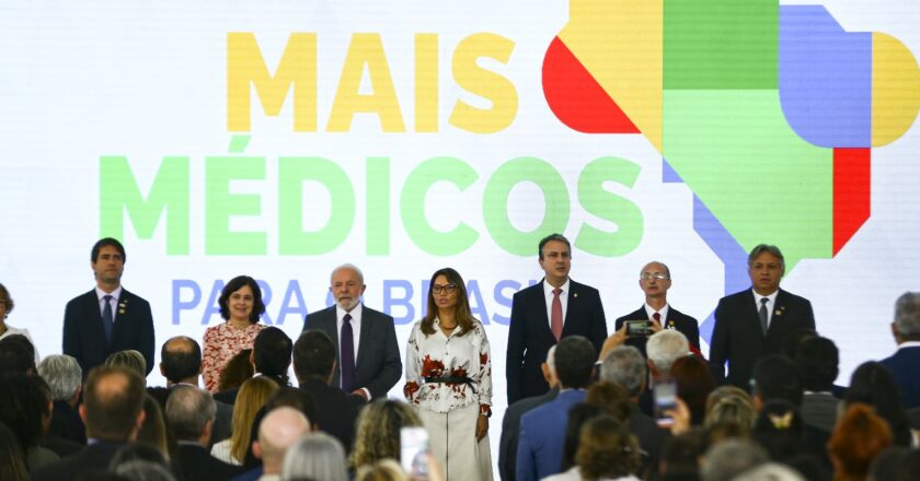El gobierno brasileño relanza el programa Mais Médicos
