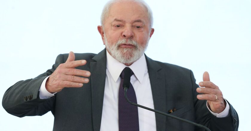 Lula adia embarque à China após apresentar pneumonia leve