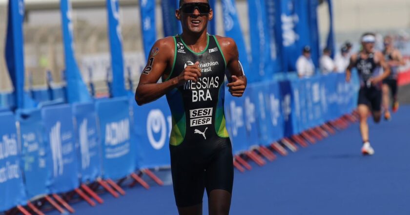 Manoel Messias é bronze em 1ª etapa do circuito mundial de Triatlo