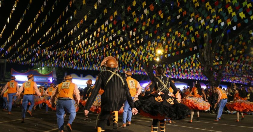 Hoje é Dia: Orgulho LGBTQIA+, Allende e Dia de São Pedro são destaques