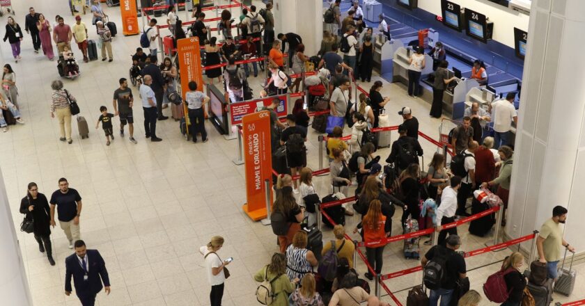 Gastos de brasileños en viajes internacionales suben un 80,5% en enero