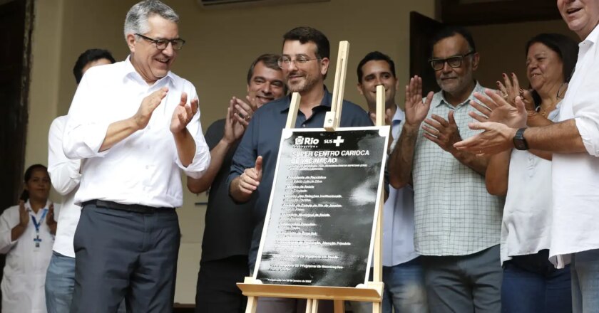 Rio inaugura Super Centro de Vacinação em edifício histórico