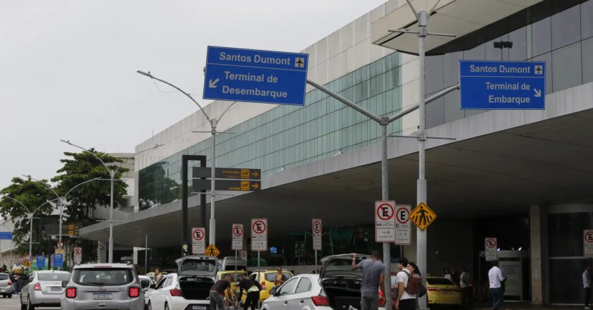 Passageiros podem pedir reembolso de gastos pela greve de aeronautas