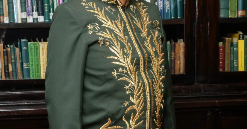 Jorge Caldeira toma posse na Academia Brasileira de Letras