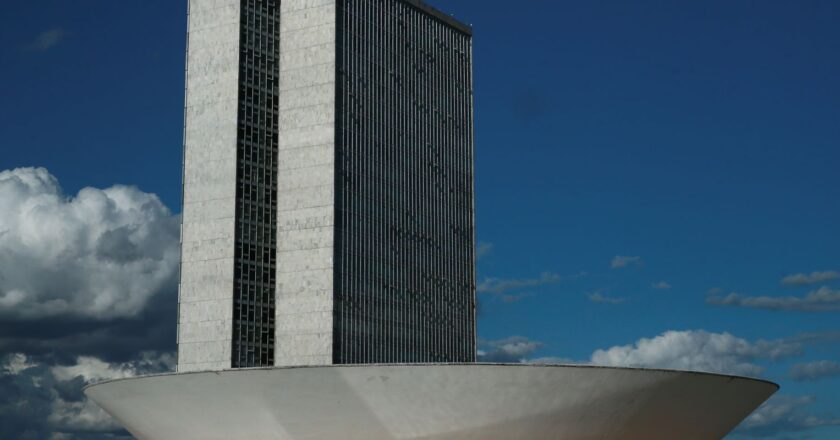 Câmara aprova projeto de crédito para mulheres negras e de baixa renda