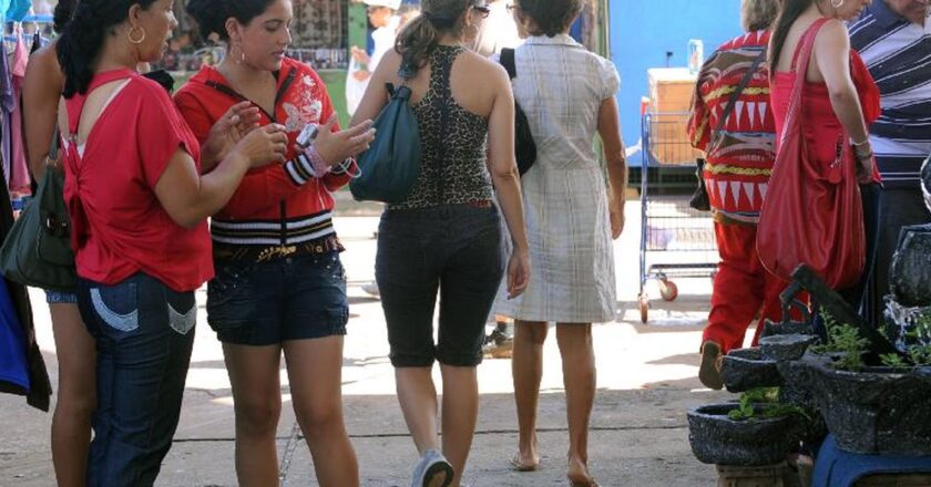 Presidente anuncia projeto para igualar salários de homens e mulheres