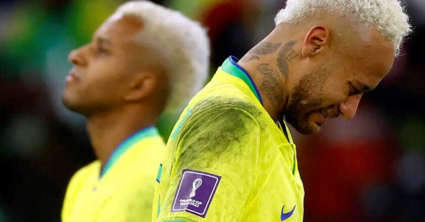Pelas redes sociais, Neymar diz estar destruído e Rodrygo se desculpa