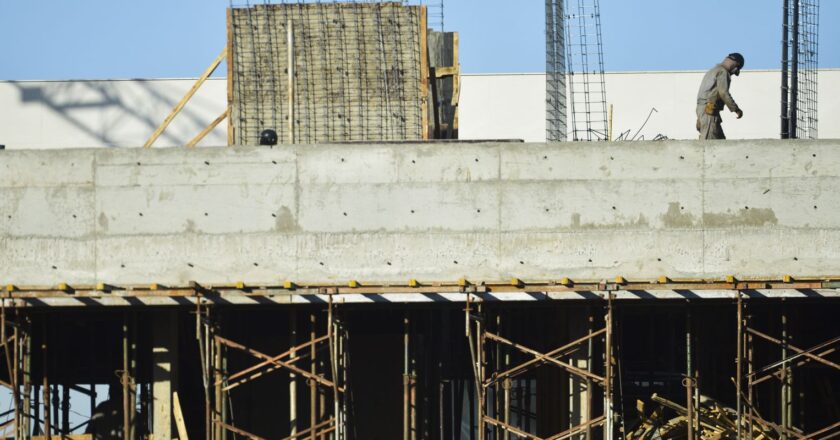 Plataforma online mapeará obras paradas em estados e municípios