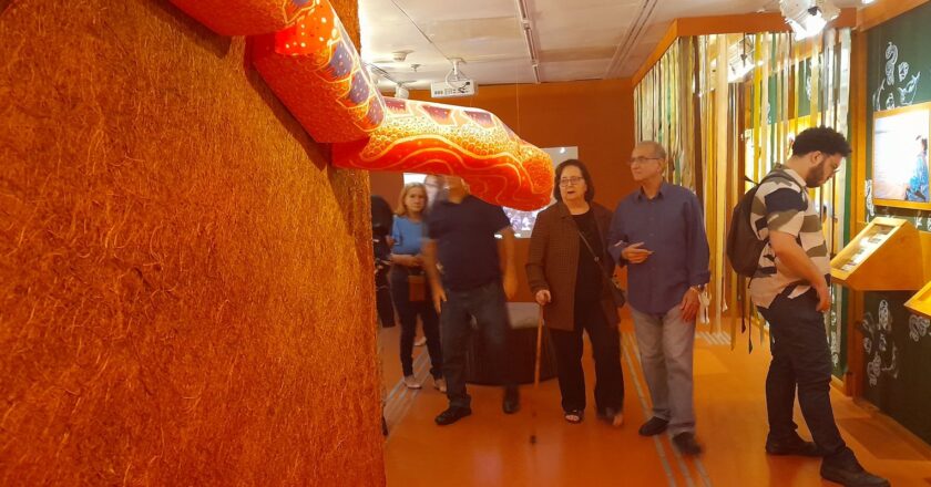 Exposição em SP celebra Dona Onete, a rainha do carimbó chamegado