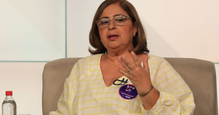 Em pronunciamento, ministra das Mulheres pede respeito às brasileiras