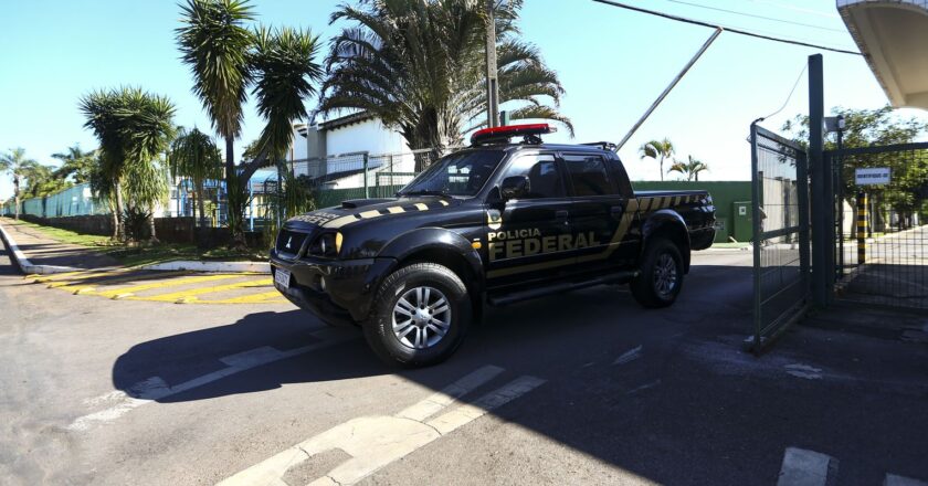 Ex-presidente Jair Bolsonaro é alvo de operação da PF