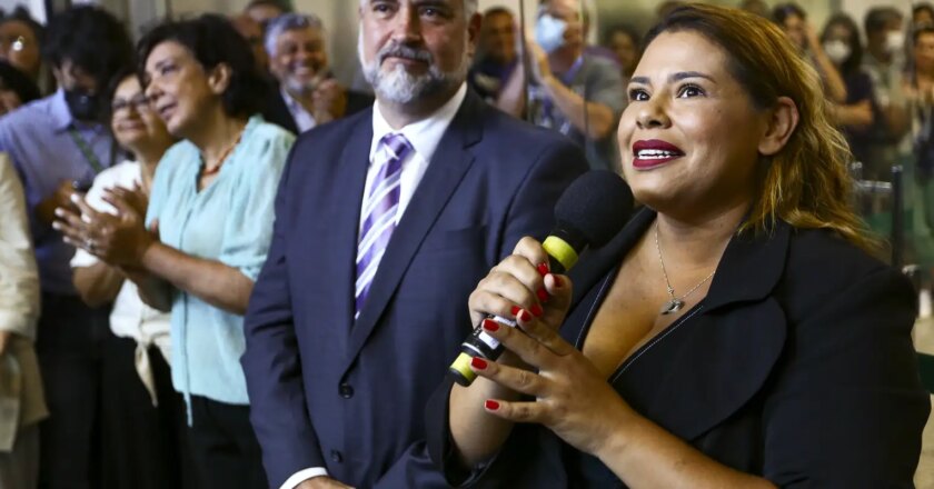 Jornalista Kariane Costa toma posse no comando da EBC