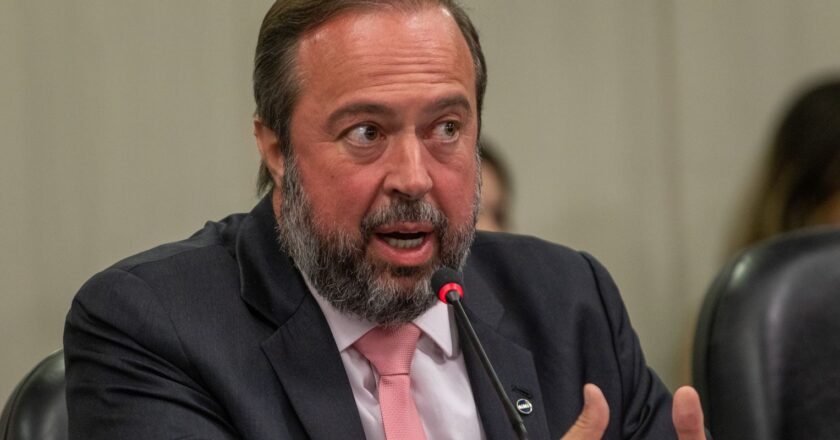 Governo vai propor nova política de preços para a Petrobras