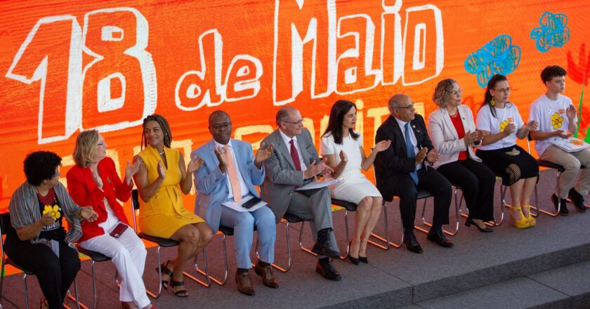 Proteger crianças de abusos envolve atenção a famílias, diz ministro