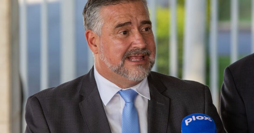 Lula vai se reunir com Lira para discutir MPs antes de viagem à China