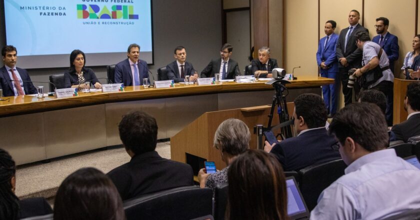 Brasil desvela nuevo marco fiscal en reemplazo al techo de gastos