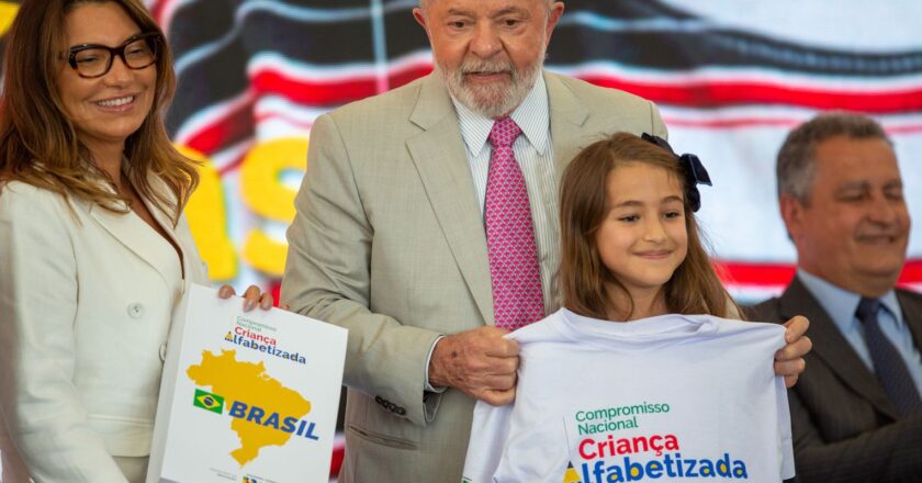 Lula diz que Estado falhou miseravelmente na alfabetização de crianças