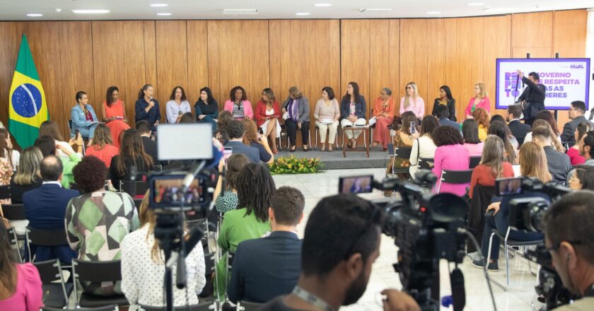 Primera dama y jefe de Corte Suprema propugnan más mujeres en el poder