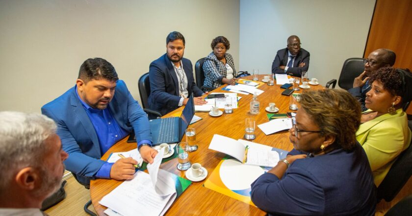 Angola e Brasil retomam cooperação na área de sangue e hemoderivados