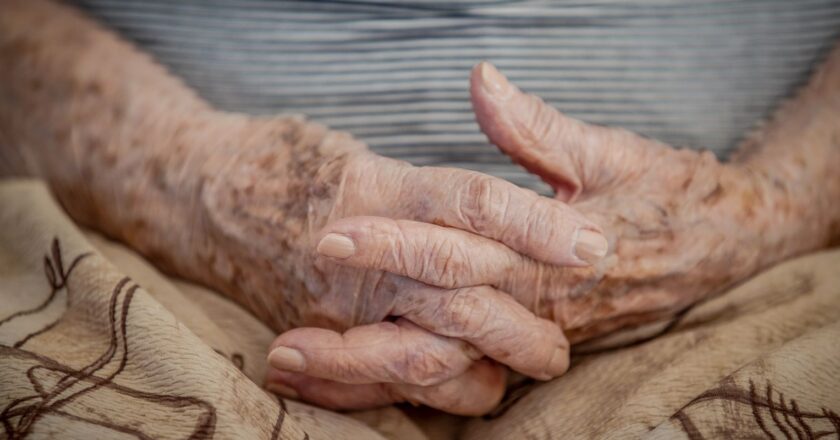 Violências contra idosos podem ter diferentes facetas