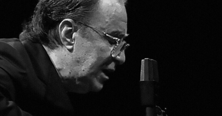 Projeto do Sesc estreia com música inédita de João Gilberto