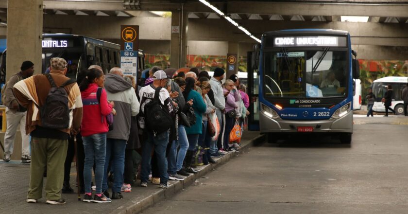 SP: vereadores propõem lei que dará passe livre para baixa renda