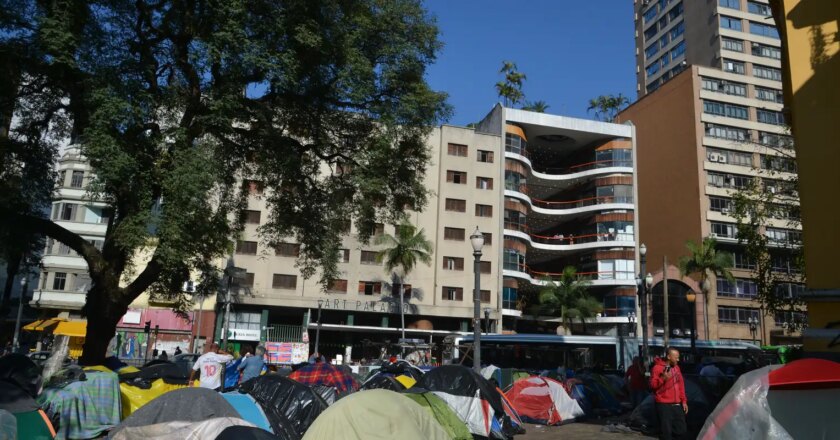 Justiça suspende retirada de barracas das ruas de São Paulo