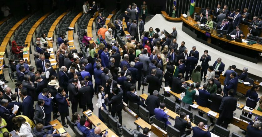 Câmara aprova criação de programa para prevenção da depressão