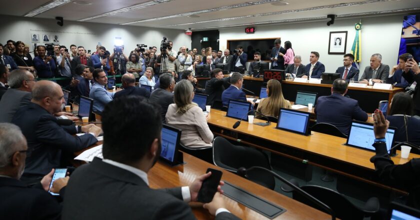 Câmara instala  CPIs para investigar MST, Americanas e apostas