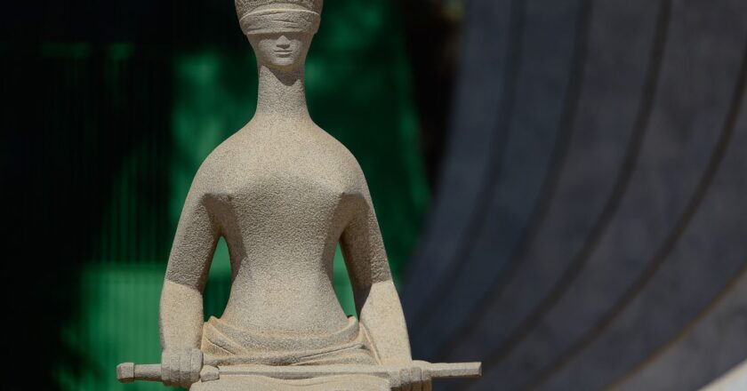 STF adia análise sobre busca pessoal com base na cor da pele