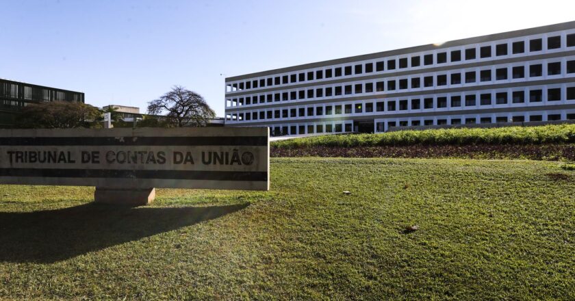 TCU vai auditar presentes entregues a Bolsonaro desde 2019